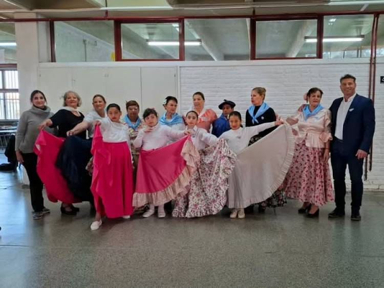 ACTO "DIA DE LA INDEPENDENCIA" EN EL SUPERIOR 50