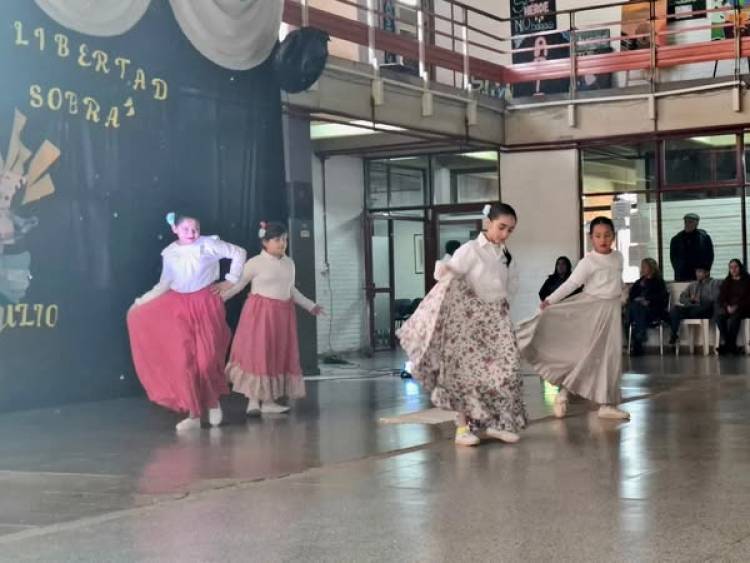 ACTO "DIA DE LA INDEPENDENCIA" EN EL SUPERIOR 50