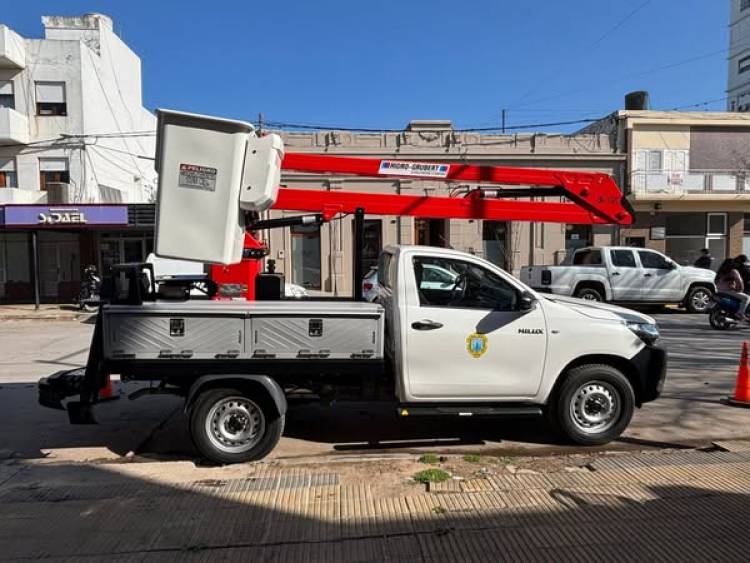 CELR:  NUEVO VEHICULO PARA SERVICIO DE REDES DE LA COOPERATIVA ELECTRICA