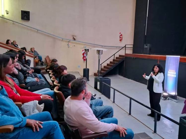CULMINO EL CICLO DE CHARLAS DE "BARRIOS SEGUROS"