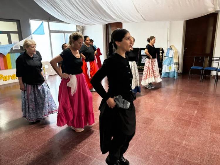 DIA DE LOS BAILERINES FOLCLORICOS