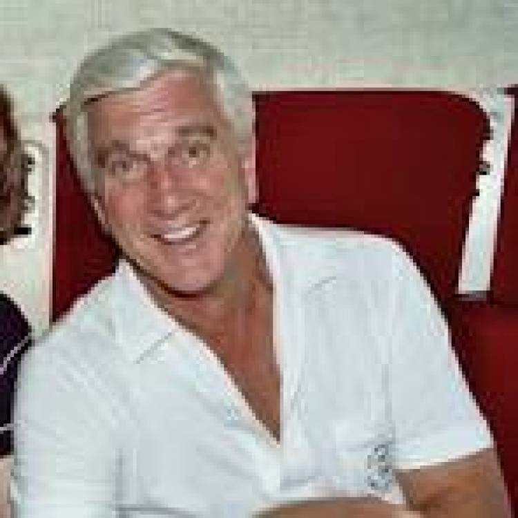 28 DE NOVIEMBRE DE 2010: FALLECE LESLIE NIELSEN 
