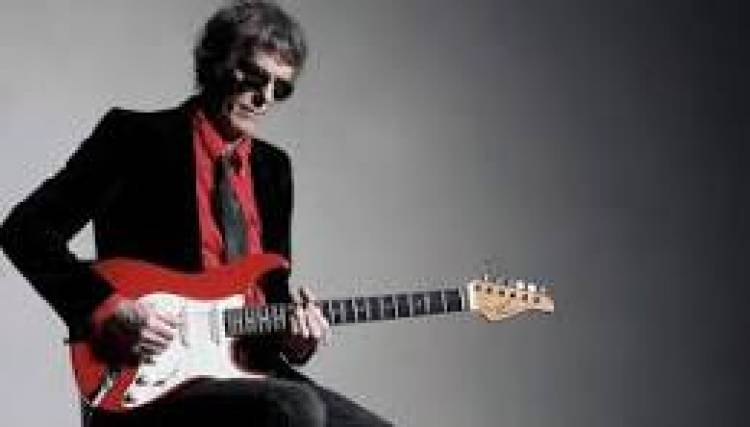 4 DE DICIEMBRE DE 2009: LUIS ALBERTO SPINETTA OFRECE UN RECITAL HISTORICO