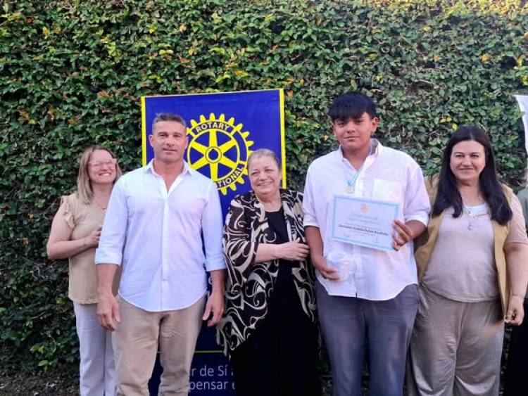 RECONOCIMIENTO A MEJORES COMPAÑEROS