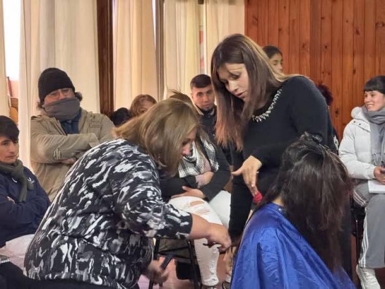 LETICIA DI GREGORIO IMPULSA NUEVOS CURSOS DE OFICIOS EN LA REGION